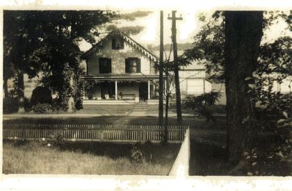 Home of Hiram Wells and Melvina F. Putnam Wells, Main St., Cabot (now owned by Harry & Cheryl Huntley). 7/15/2010, Jane Coyle McKay.
